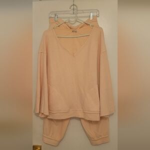 NWOT Fp Day Off Set. Size Small Peachy Color.